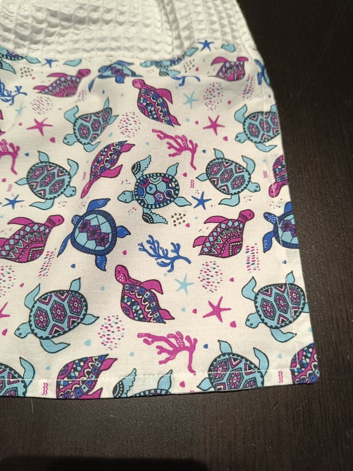 Bavoir 28 x 35 cm tortues maternelle crèche nounou - avec élastique - photo numéro 2