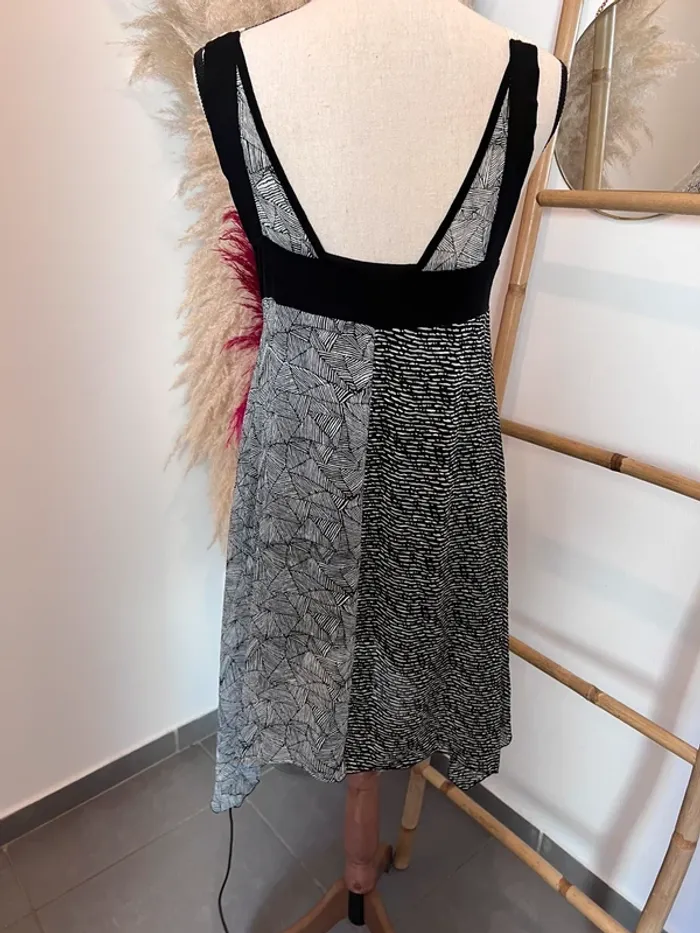 Robe d’été noir et blanche - photo numéro 5