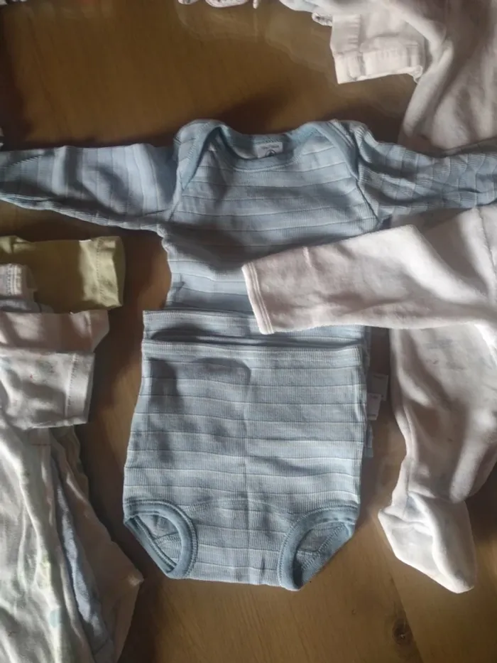 Lot De Vêtements Garçon 12 Mois - photo numéro 16