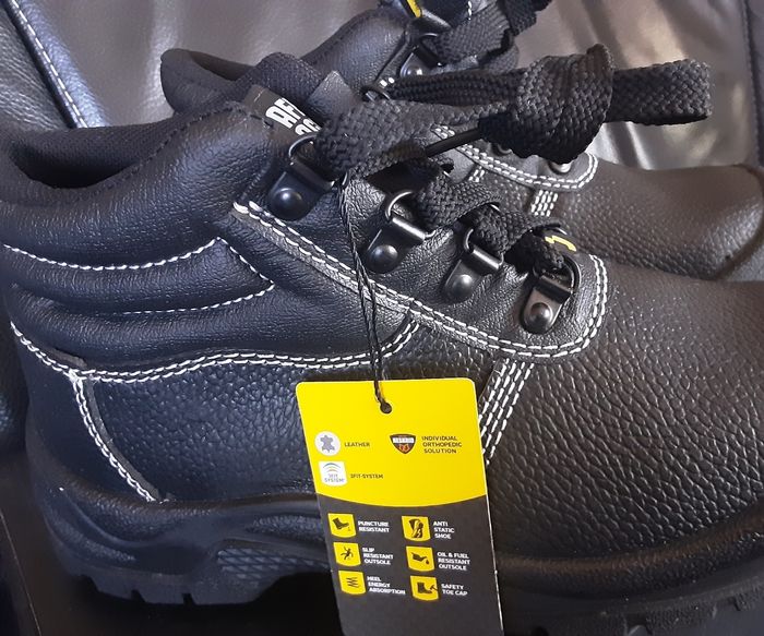 Chaussure de sécurité neuve - photo numéro 2