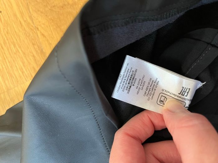 Robe Hugo Boss neuve - photo numéro 2