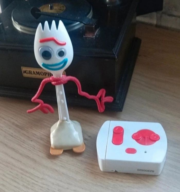 Toy story forky fourchette 18 cm télécommandée