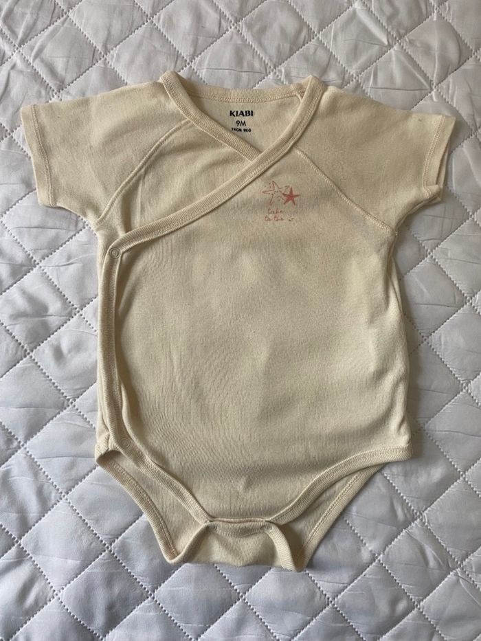 Lot de 3 bodies Kiabi taille 9 mois - En très bon état - photo numéro 4