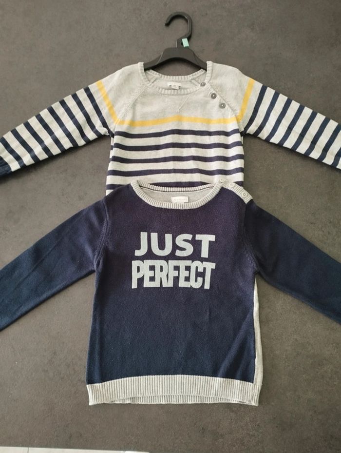 Pulls légers taille 24 mois