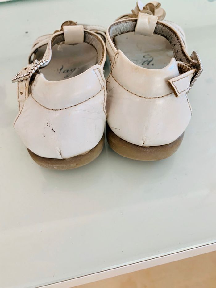 Sandales blanches t27 - photo numéro 4