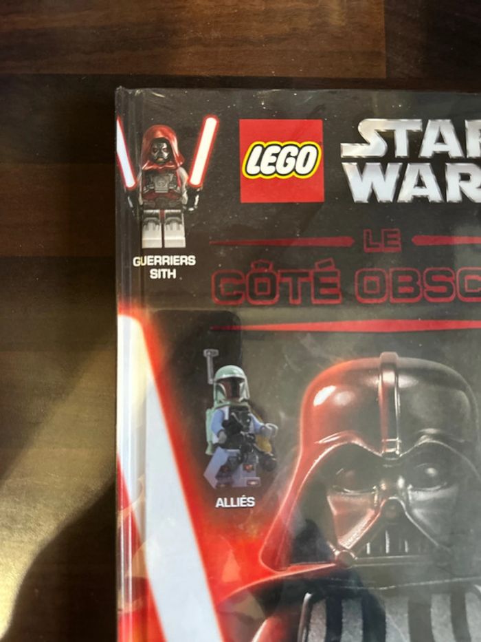 Livre LEGO Star Wars avec Figurine exclusive de l’empereur Palpatine - photo numéro 6