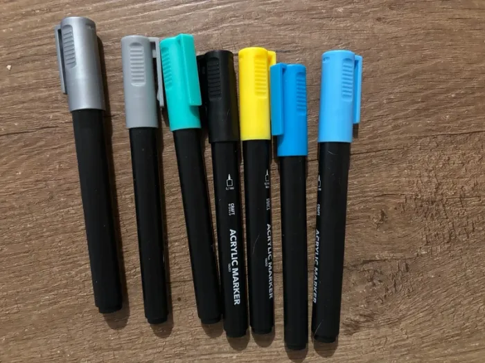 Lot de 7 feutres acrylique neuf