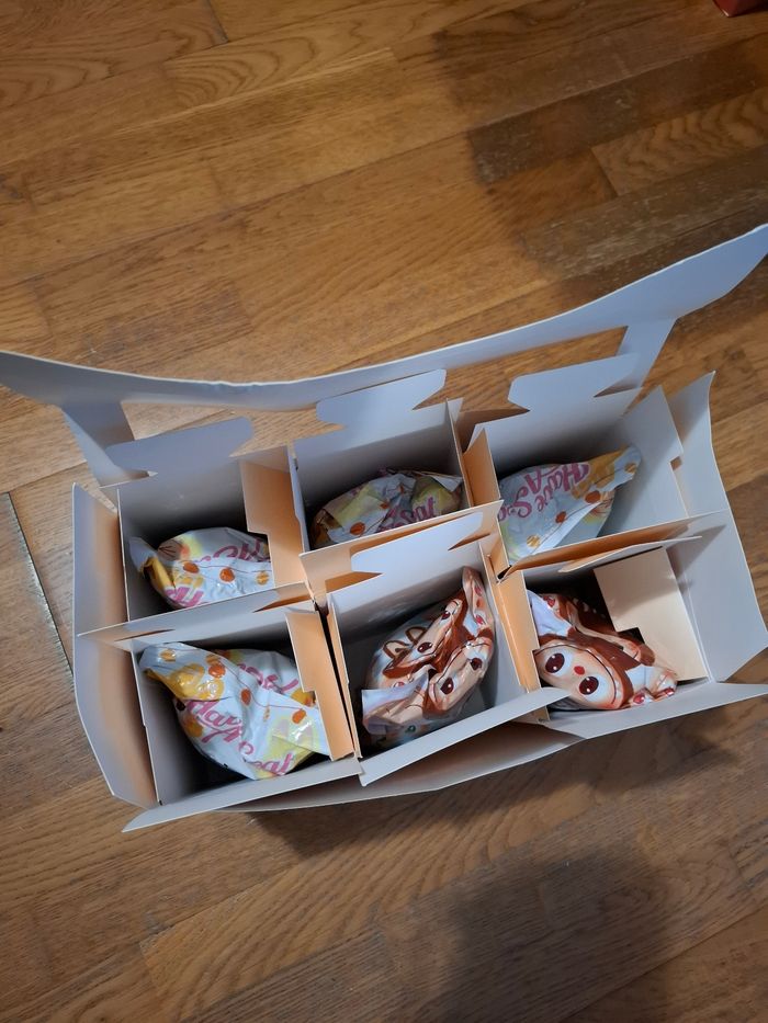 Labubu have aseat - photo numéro 2