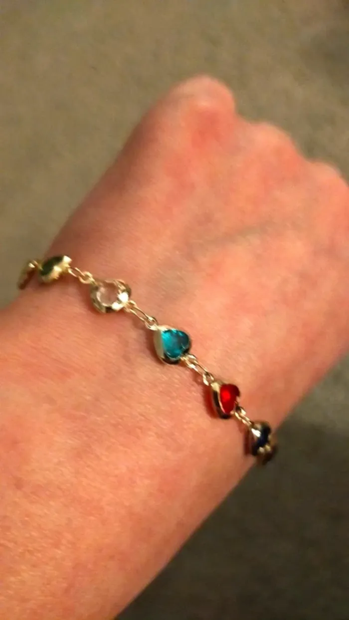 Bracelet doré avec cœurs multicolores, femme - photo numéro 2