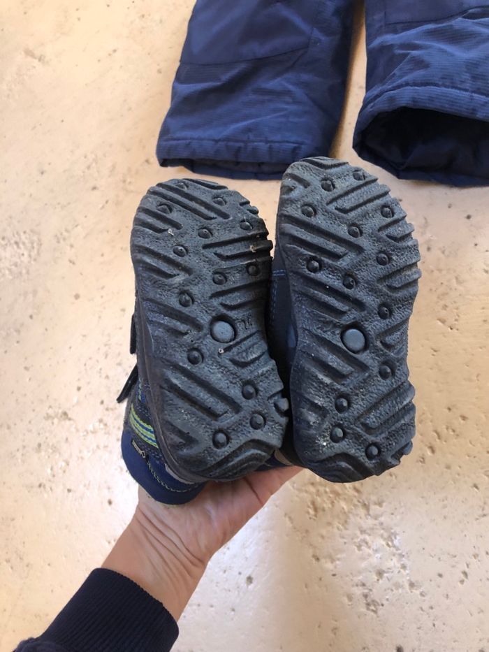 Lot Combinaison de ski + bottes de neige - photo numéro 4