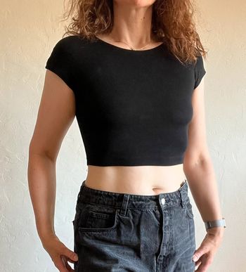 Crop top teeshirt court moulant noir moulant Zara – Taille S – Mini prix