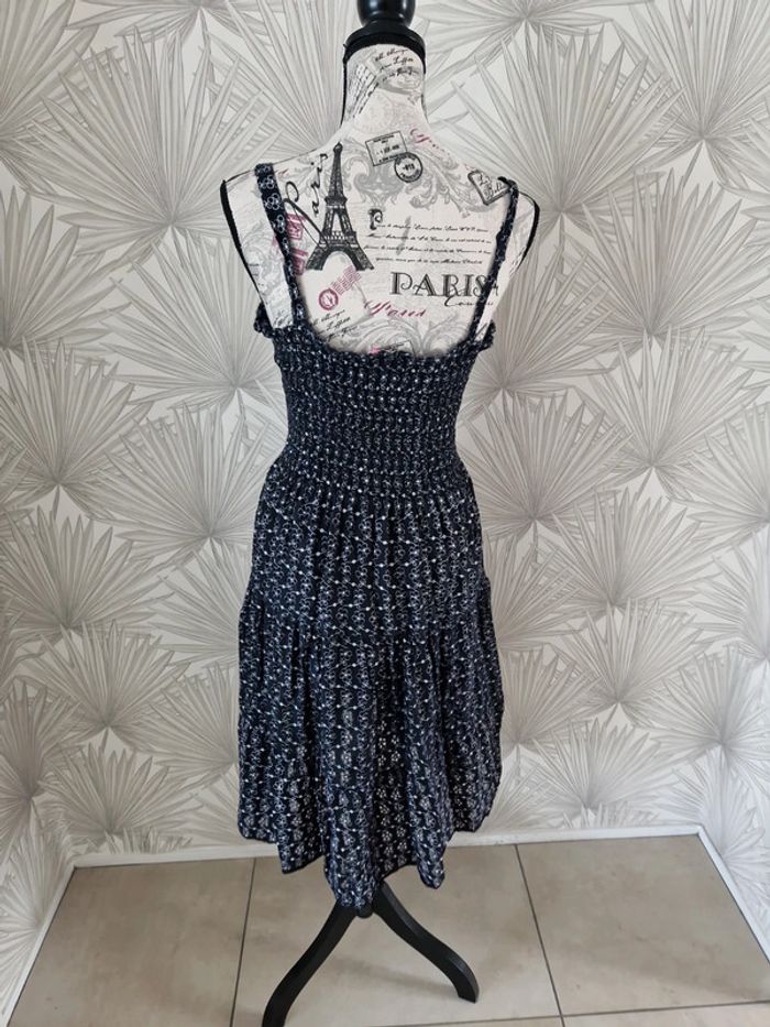 Jolie robe fleuris noire et blanche taille unique - photo numéro 2