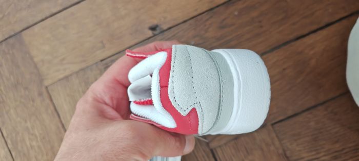 Basket enfant adidas taille 21 rouge blanc neuve - photo numéro 8