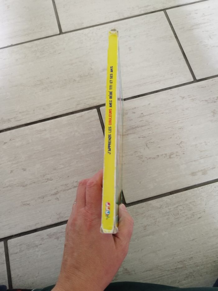 📖 J'apprends les couleurs avec Bébé Titi et ses amis - photo numéro 2