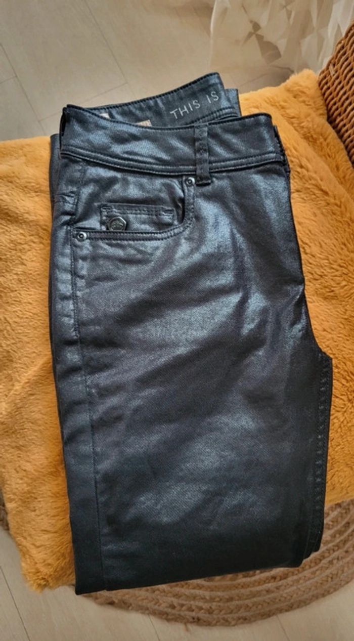 Pantalon enduit noir. Taille semi haute. Chipie soho S36/M38. Etat neuf 🥰 - photo numéro 7