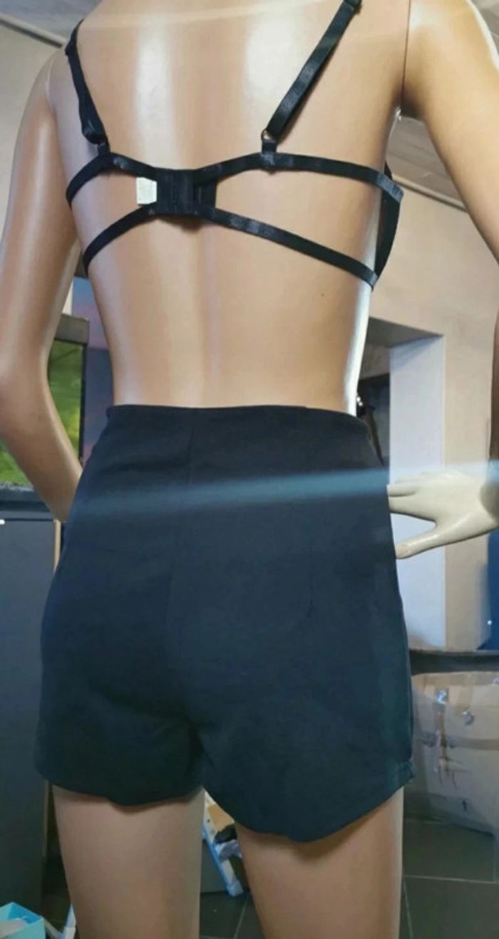 Juoe short taille xs shein - photo numéro 3