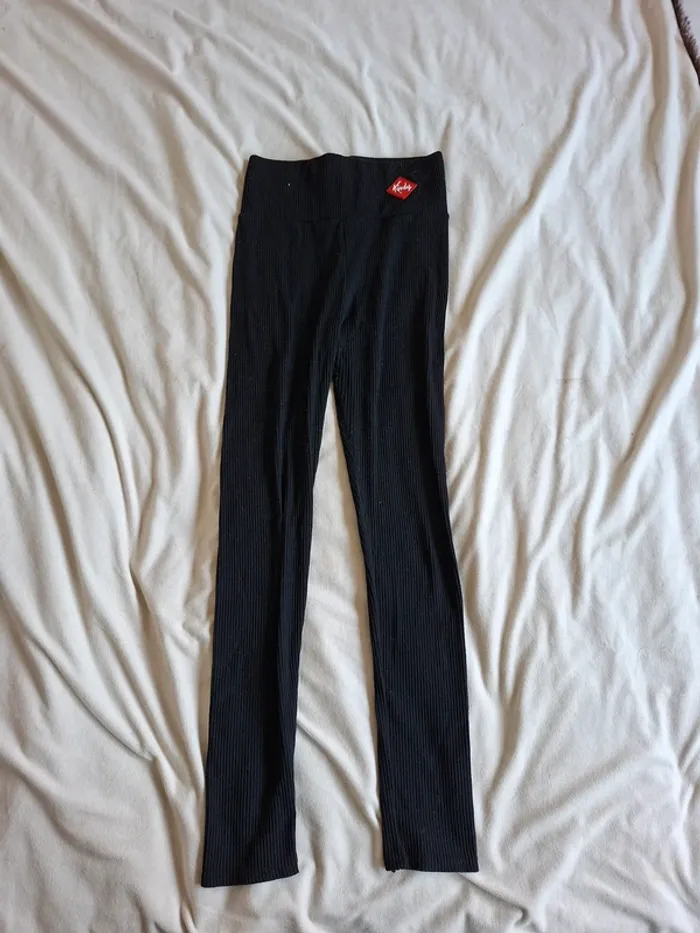 pantalon d'intérieur noir  Kindy, taille S/M, en très bon état