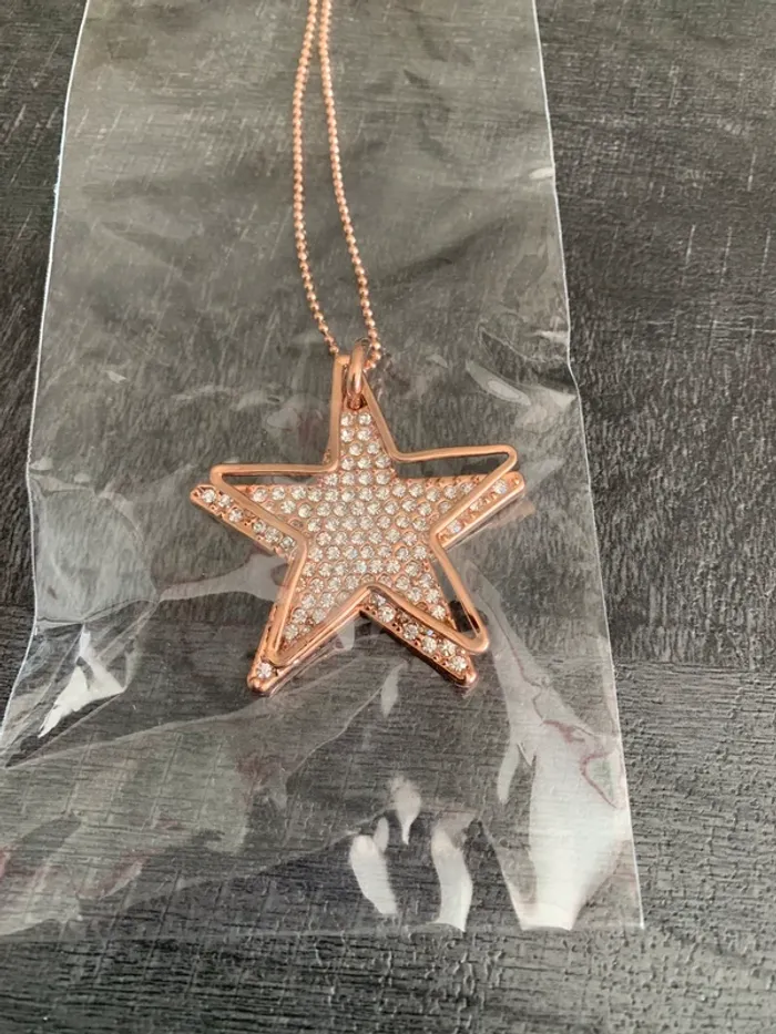 Collier sautoir étoile. - photo numéro 2