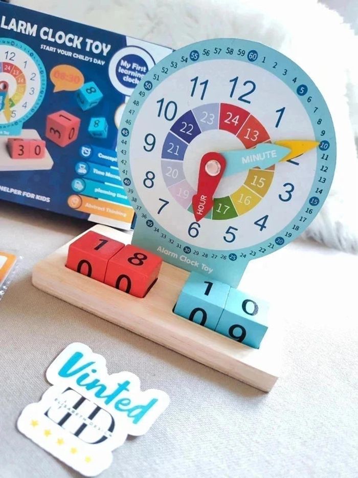 Horloge en bois pour apprendre l'heure - photo numéro 2