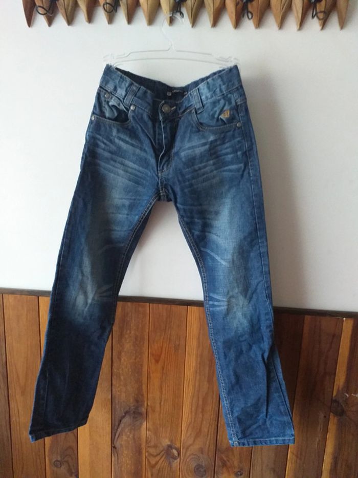 Jeans avec effet délavé par endroits