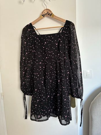 Robe courte ample col carré à étoiles roses et violettes Romance Taille S