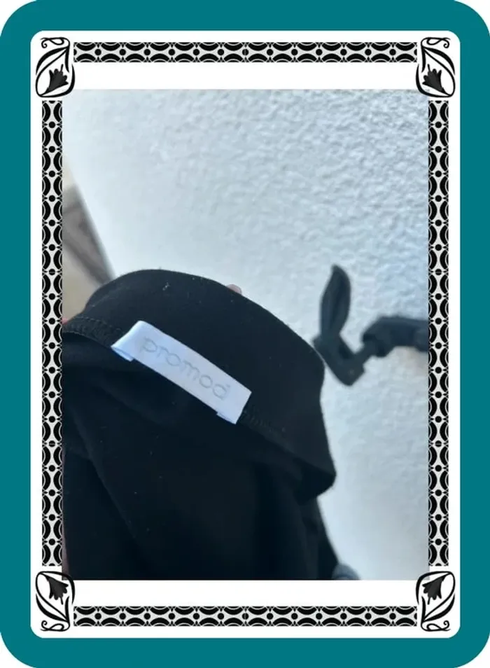 Jupe courte noire - photo numéro 3