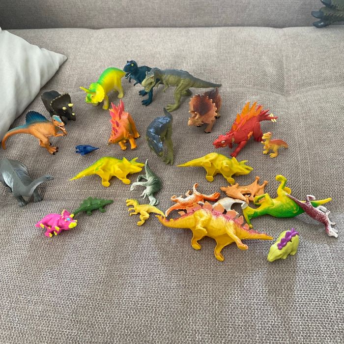 Lot petit dinosaure