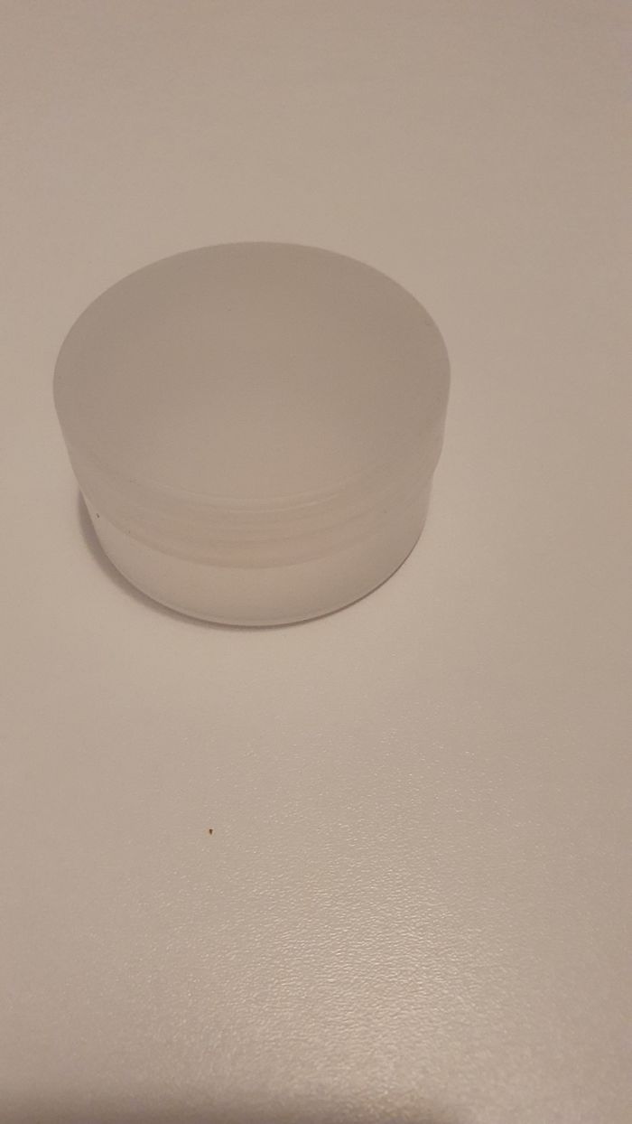 Pot en plastique neuf