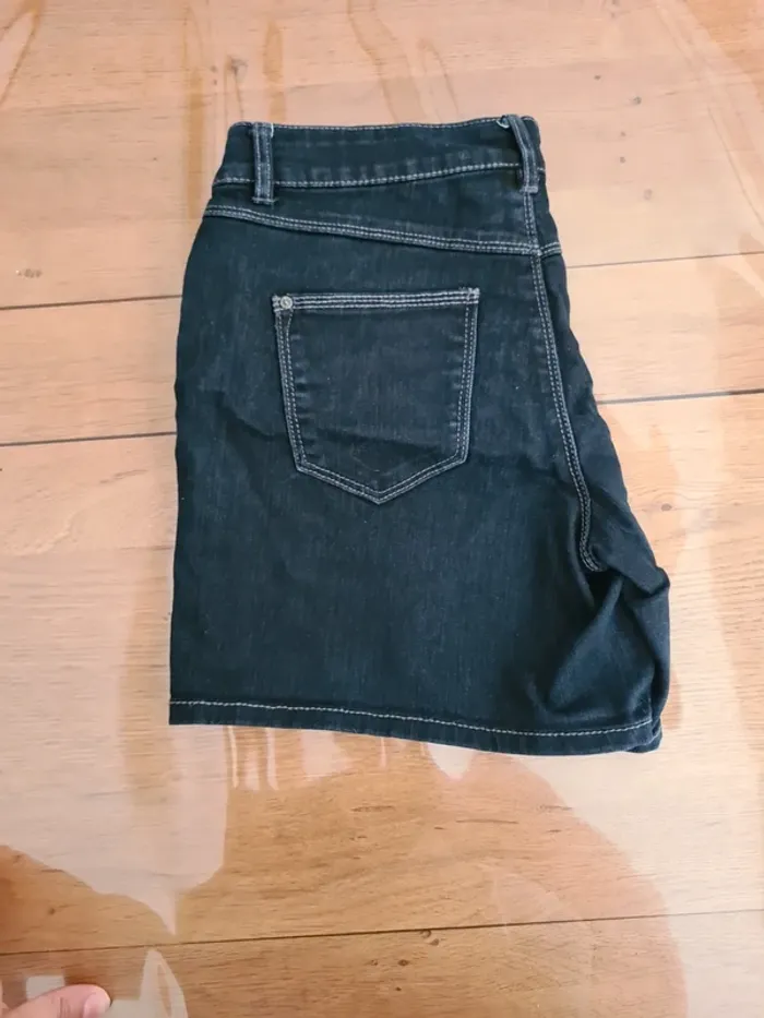 Short en jean noir femme - photo numéro 2