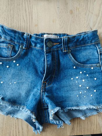 Short fille