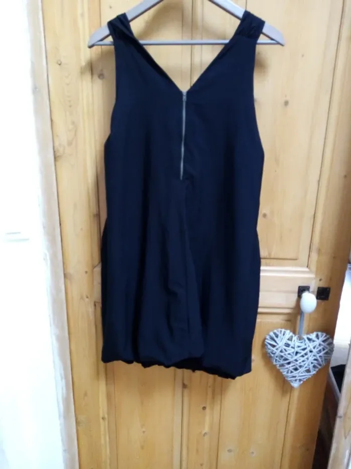 Robe noire - photo numéro 5