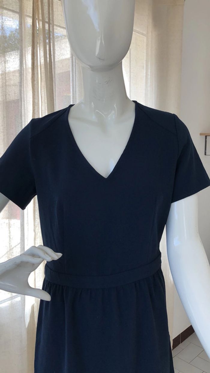 Très jolie robe bleue marine - photo numéro 2
