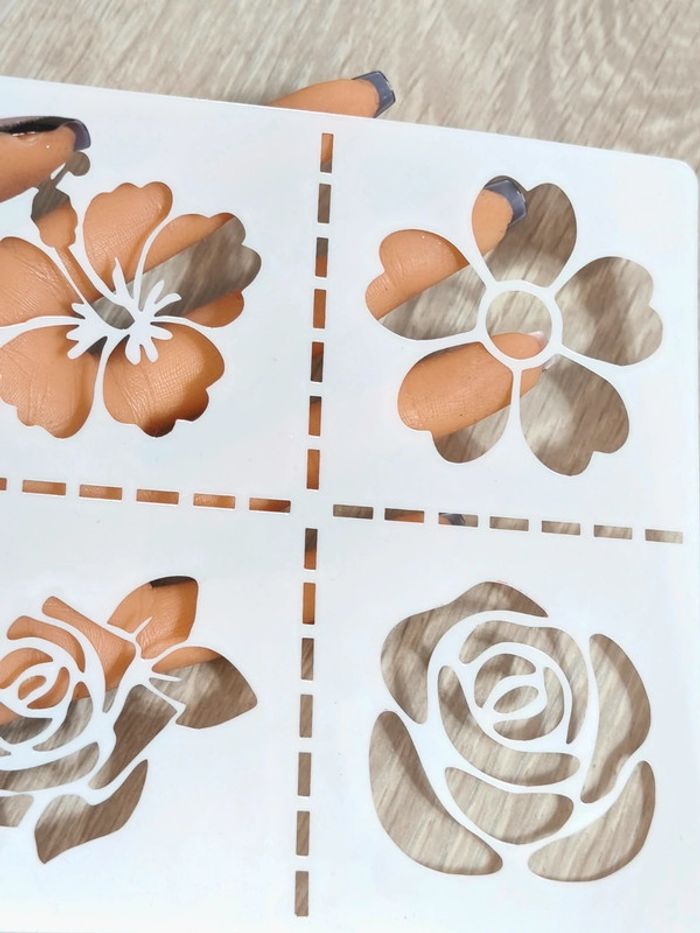 Pochoir fleurs - photo numéro 2