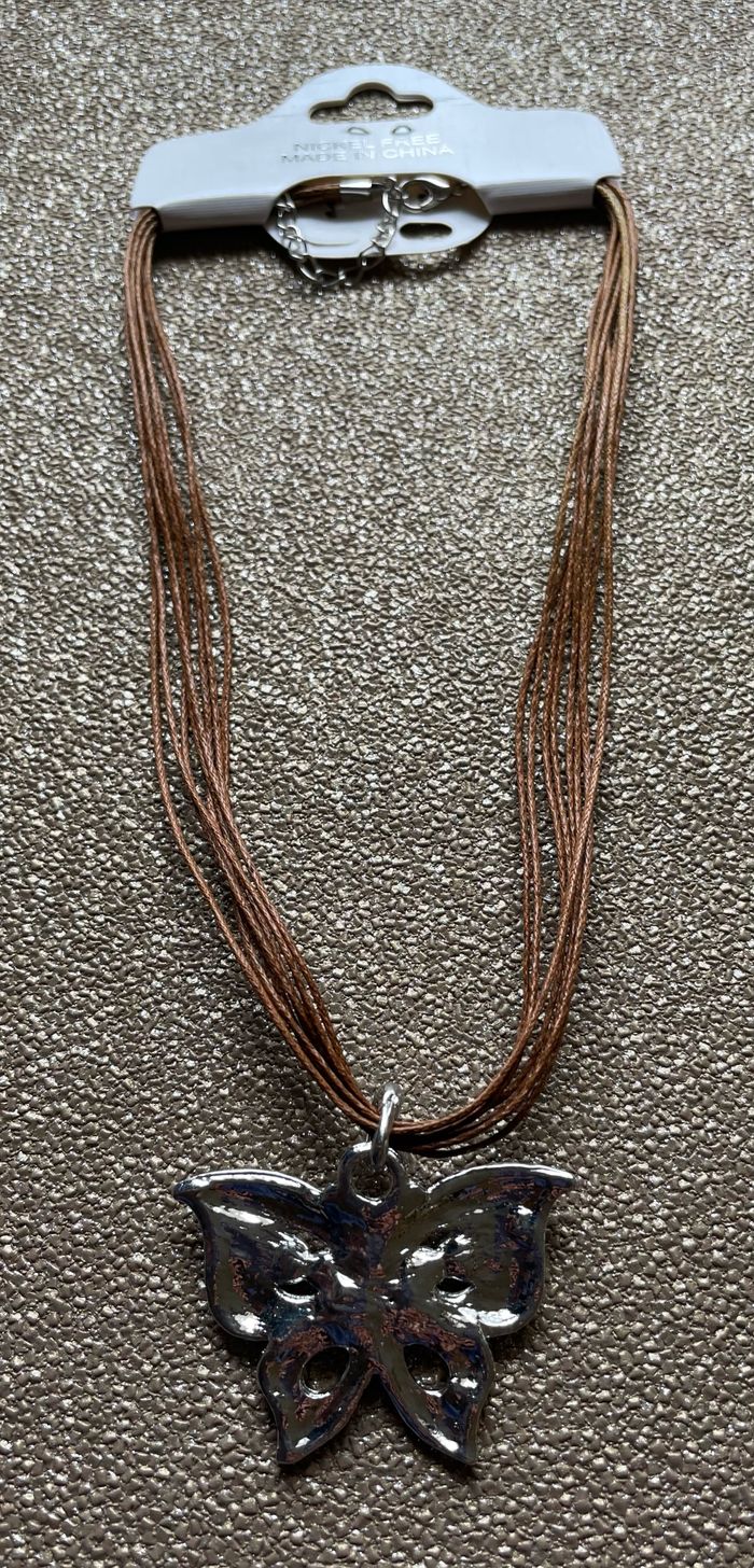 Collier papillon - photo numéro 4