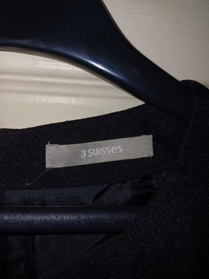 Robes noire Suisses - photo numéro 3