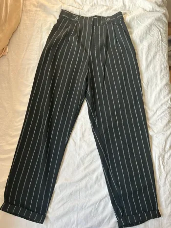 Pantalon cintré à rayures