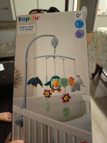 Mobile pour lit à barreaux