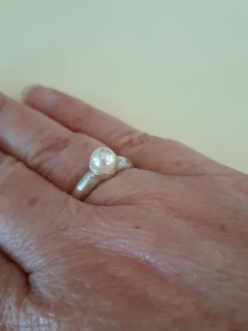 Bague fantaisie ajustable perle