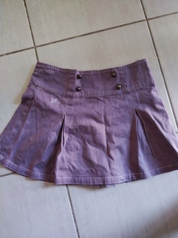 Jupe très bon état taille 5 ans