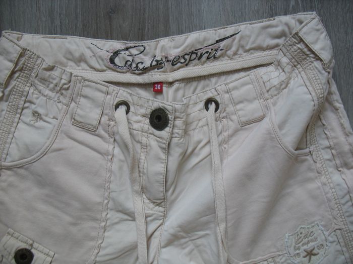 SHORT BEIGE "EDC BY ESPRIT" - TAILLE 36 - n°01 - photo numéro 4