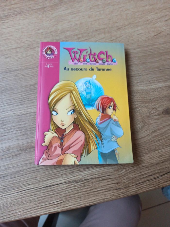 Livre bibliothèque rose witch