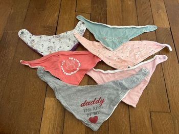 Lot Bavoirs triangle 