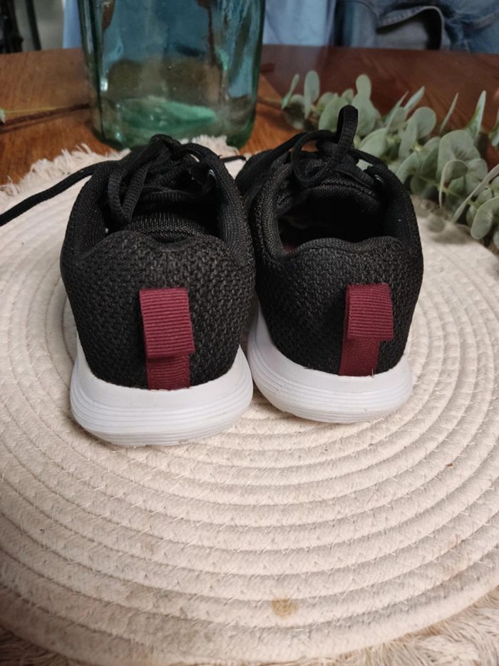🌼baskets noires à lacets taille 33 Tex🌼 - photo numéro 4