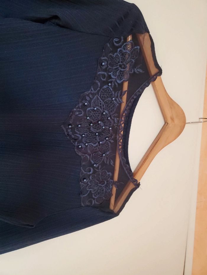 Haut dentelle et perles - photo numéro 2