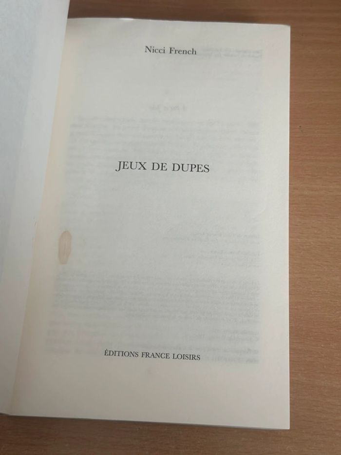 Livre Jeux de dupes Nicci French - photo numéro 2