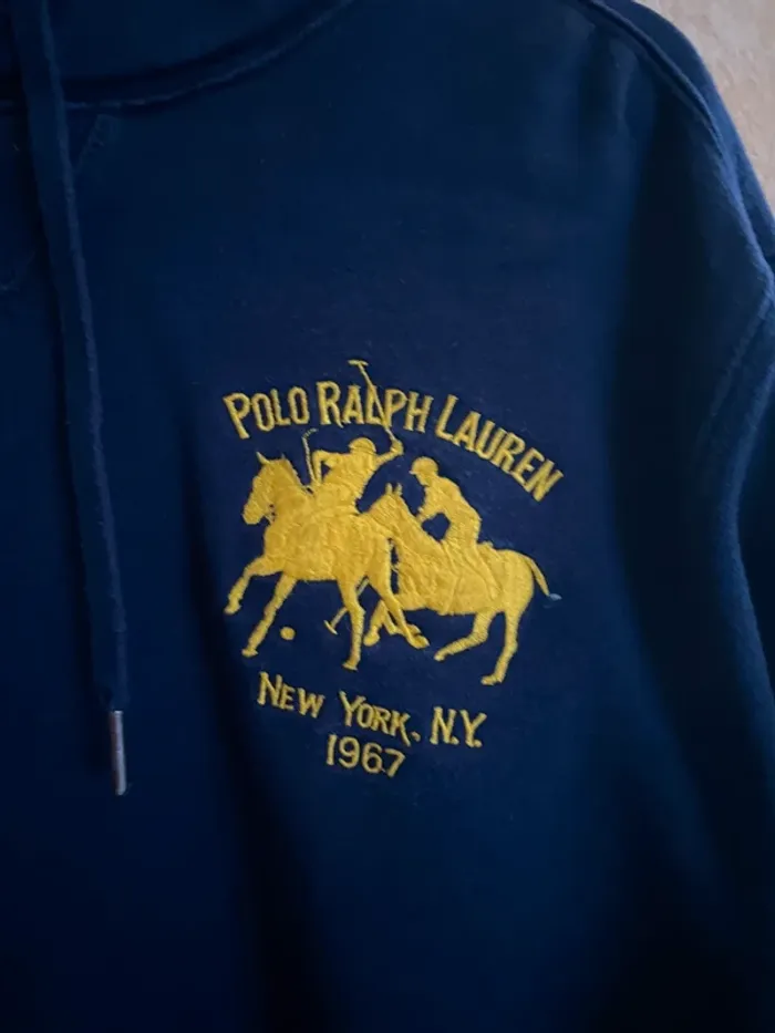 Sweat à capuche Ralph Lauren bleu marine – Taille L – Très bon état 🐎💛 - photo numéro 3