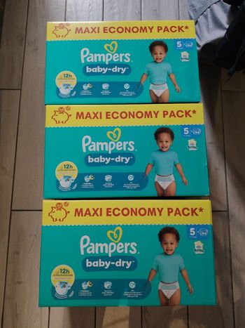 Couches Pampers baby dry taille 5