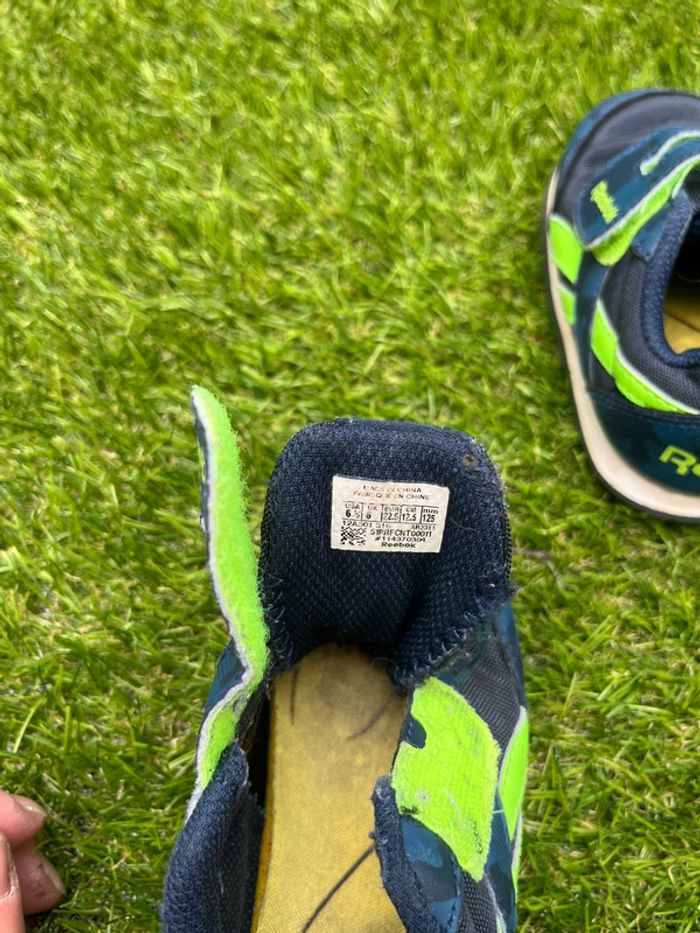 Très belle chaussures basket Reebook à scratch taille 22,5 - photo numéro 4