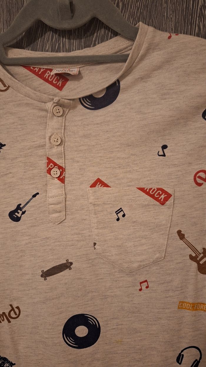 Tee-shirt manches longues beige imprimé motifs musique - photo numéro 3
