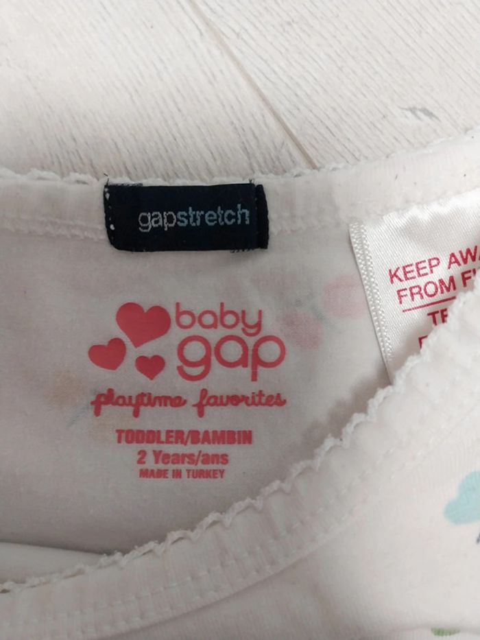 T-shirt fille Baby Gap 2 ans blanc papillons multicolores - photo numéro 2